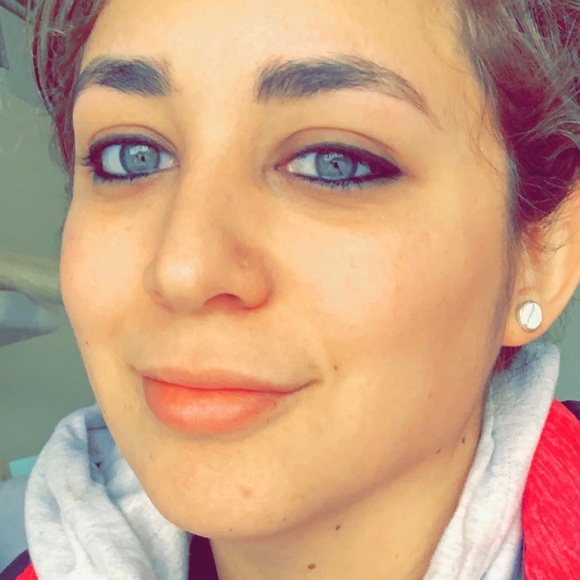 Meet your Posher, Maria - Picture 2 of 2